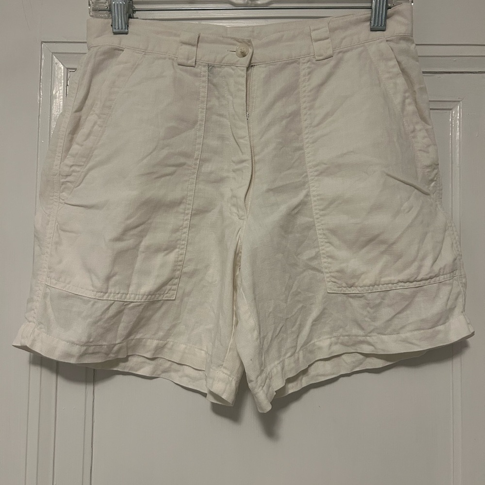 Stylish Women's White Cargo Shorts